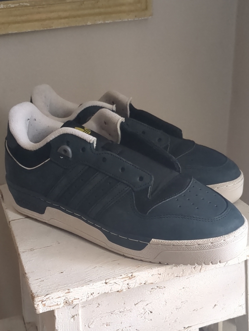 Men's Navy Blue Low-Top Casual Sneakers